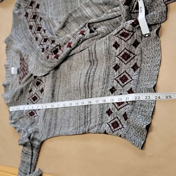 Charlotte Russe Size Unknown, Gray Burgundy Aztec/Southwest Waterfall Cardigan - Picture 8 of 12